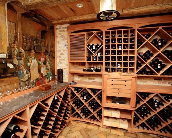 Customize-Wine-Bar-Storage-with-Traditional-Murals-Ideas