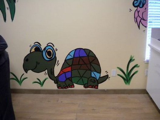 Cute-Turtle-Wall-Murals-Ideas-for-Kids-527x395