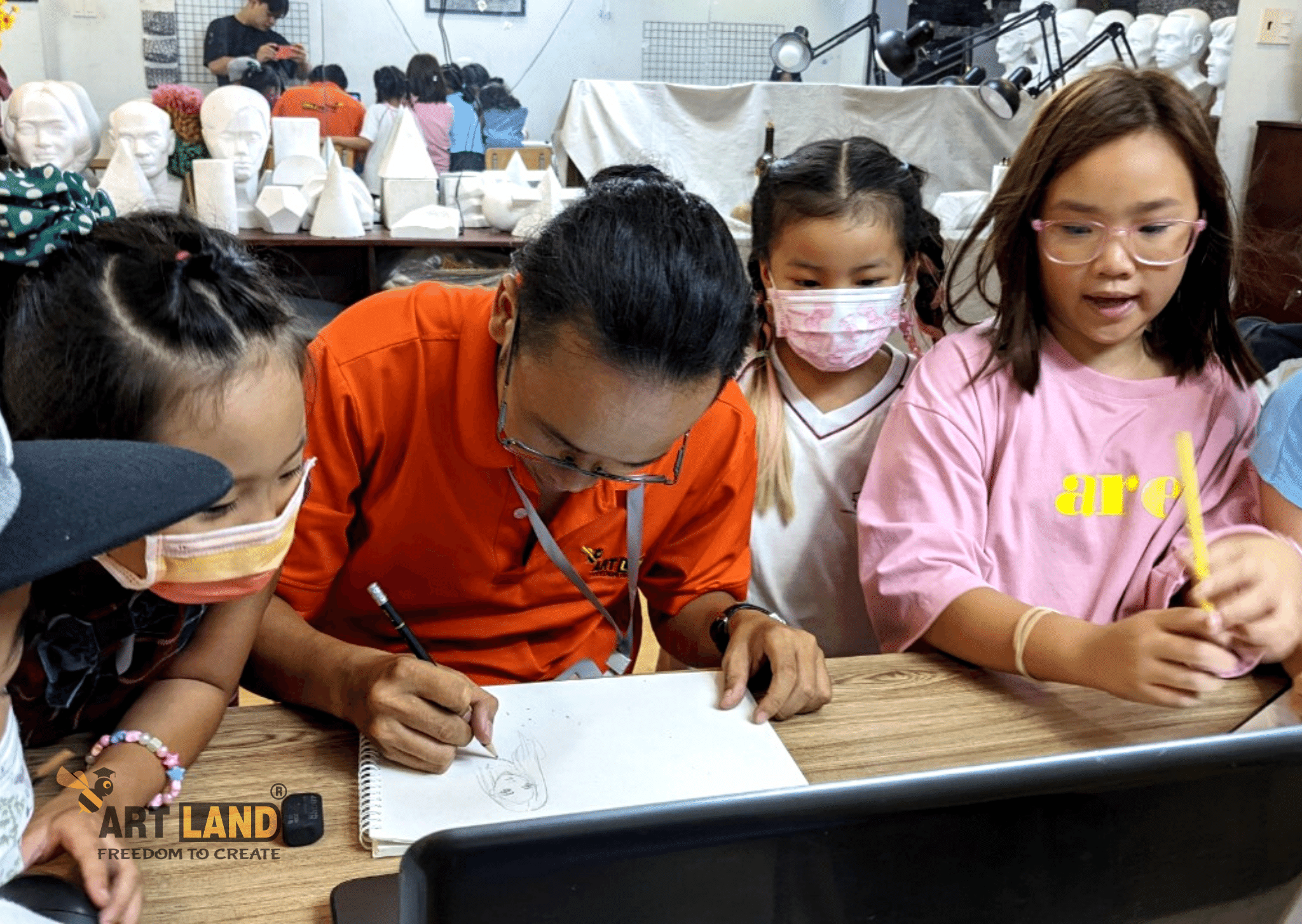 Top 10 trường dạy vẽ cho bé tốt nhất TPHCM  Edu Hub